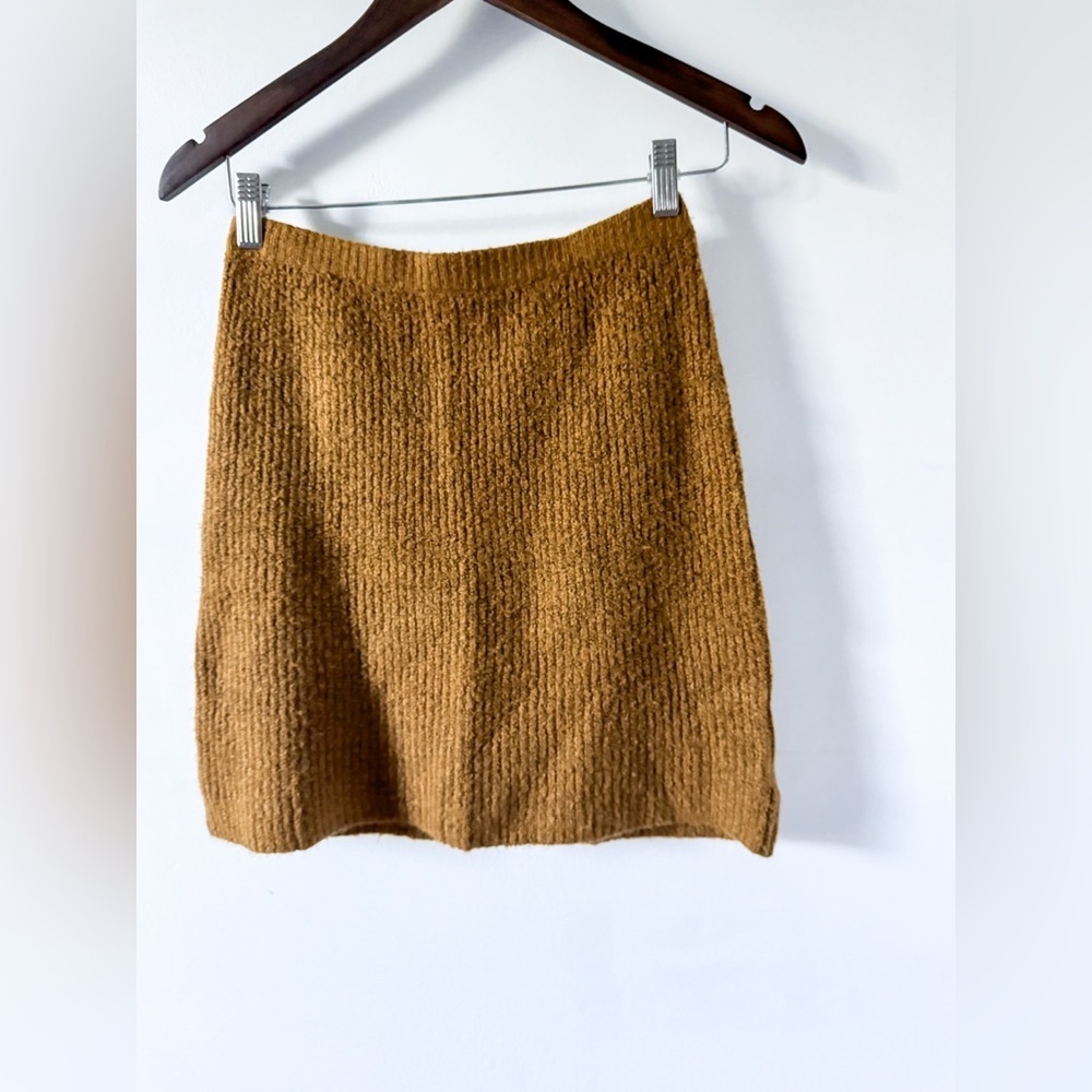 American Eagle Knit Skirt - Picture 2 of 4